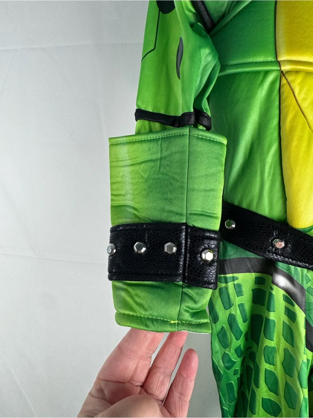 Five Nights At Freddy’s Montgomery Gator Halloween Costume Kids Med 8-10